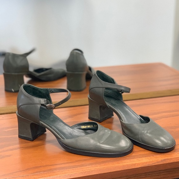 Kenneth Cole New York chunky Mary Janes - Picture 2 of 7